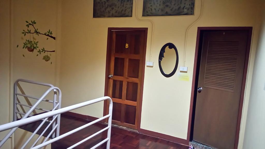 Pm Guesthouse Chiang Mai Exteriör bild