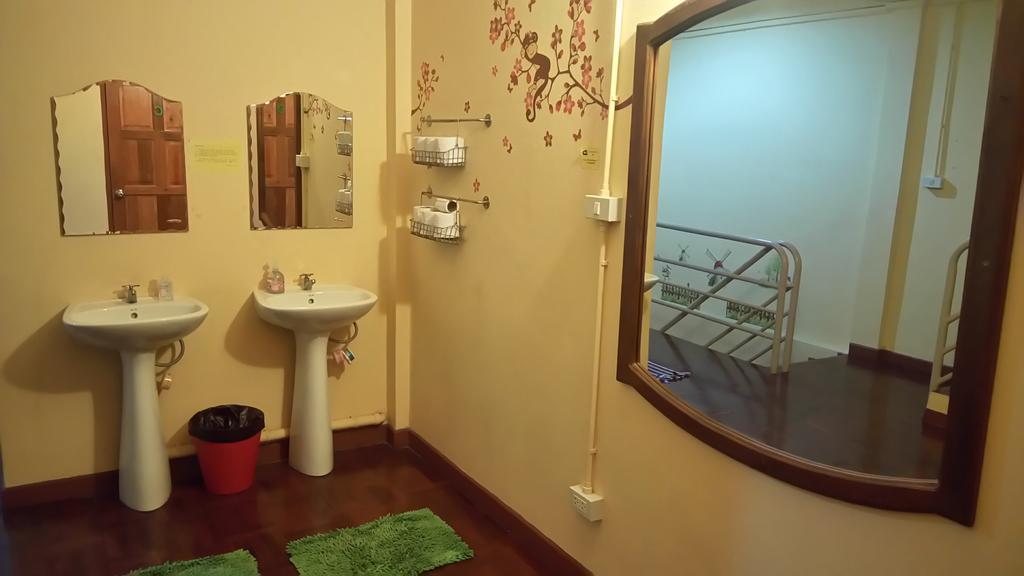 Pm Guesthouse Chiang Mai Exteriör bild